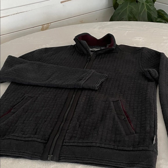 Ted Baker Charcoal Quilted Jacket with Burgundy Collar. Size 3 (Small) - Picture 4 of 14